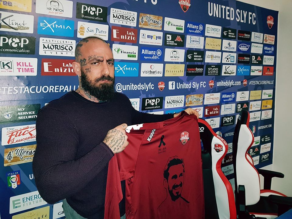 Una Maglia per Davide Astori e per la campagna benefica "sempre e solo fuckleucemia"